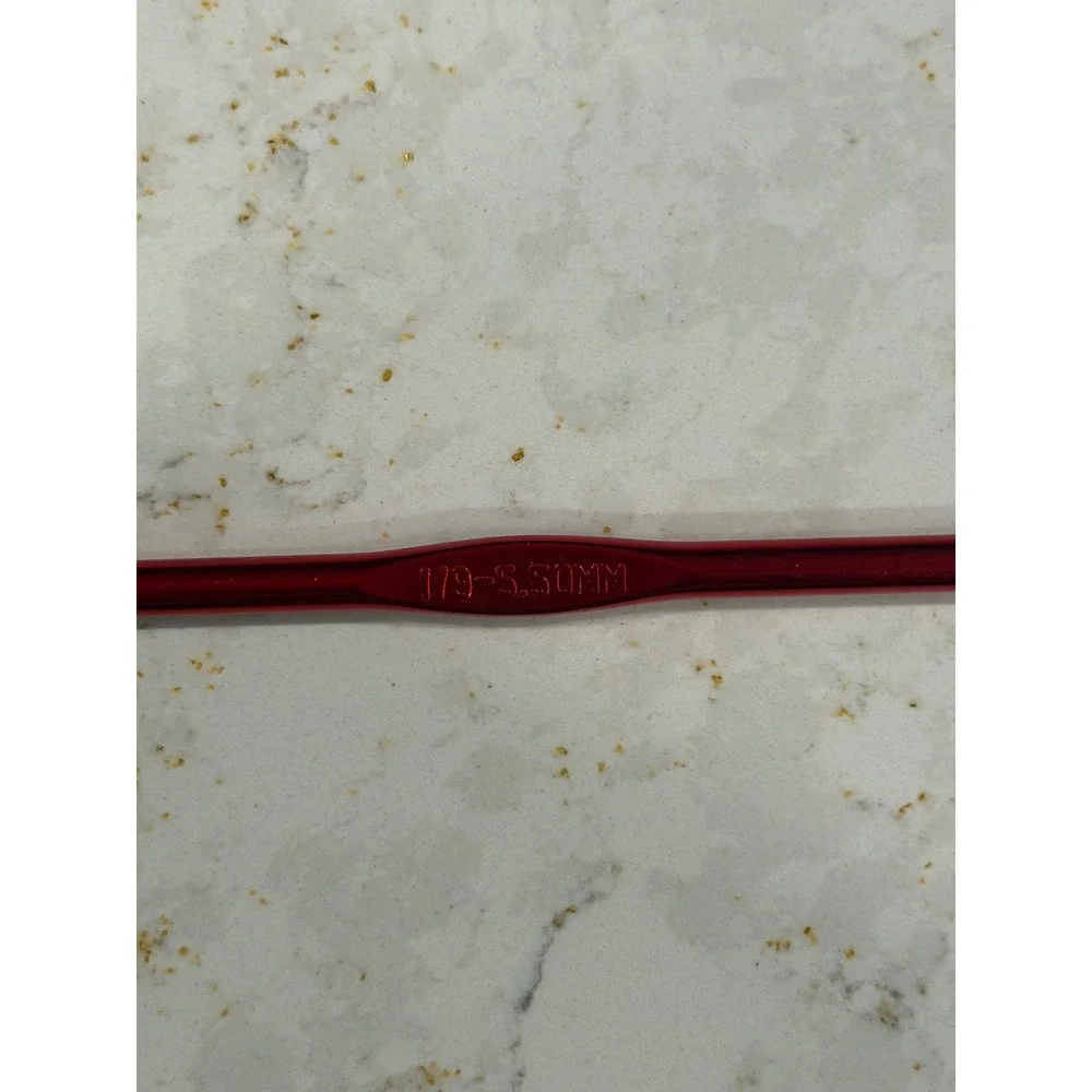 Unbranded aluminum crochet
